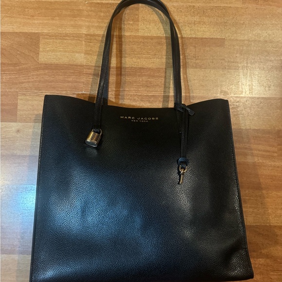 Marc Jacobs The Grind Tote - Picture 1 of 8